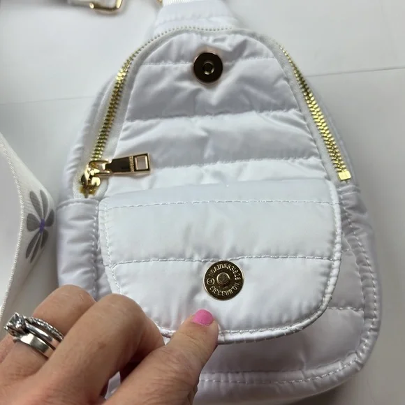 NWT New White Quilted Puffer crossbody bag with Strap - Picture 5 of 12